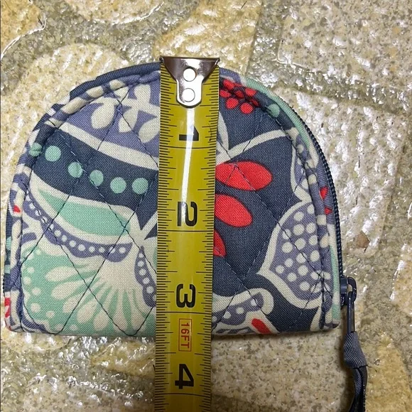 Like new Vera Bradley Gray Ribbon coin/card holder - Picture 13 of 15